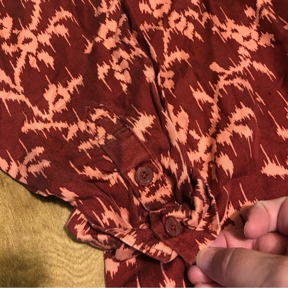 Knox Rose Womens XXL 2XL Lightweight Button Up Blouse Red Artsy Palm Tree - Picture 3 of 6